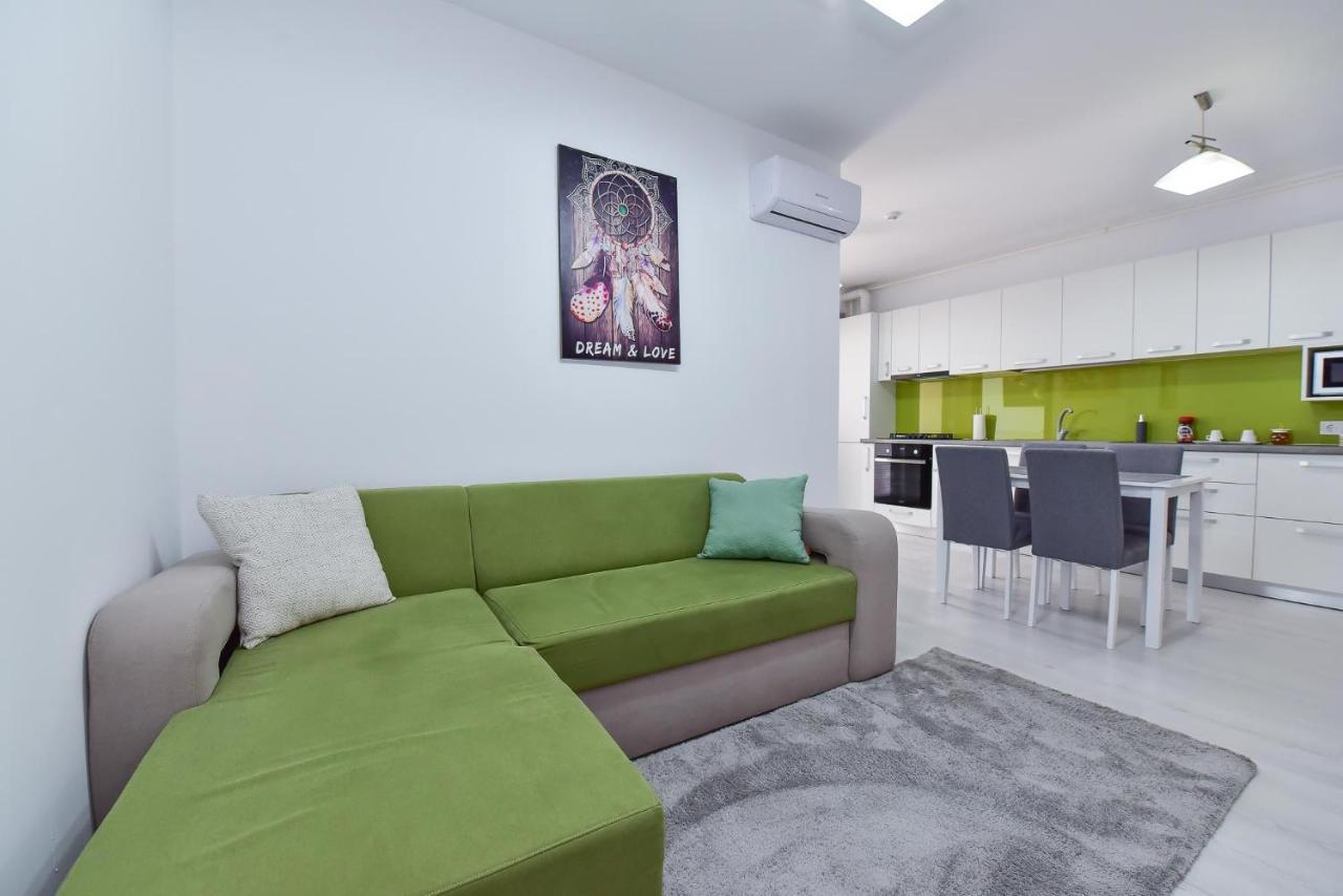 Stylish Stay - Executive - Private Parking And Central Location Oradea Eksteriør billede