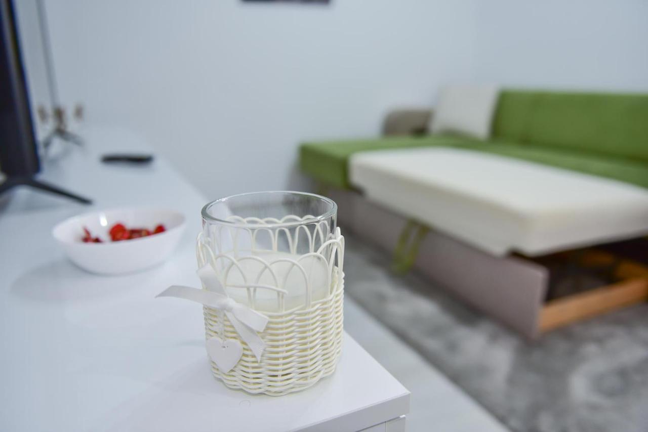 Stylish Stay - Executive - Private Parking And Central Location Oradea Eksteriør billede