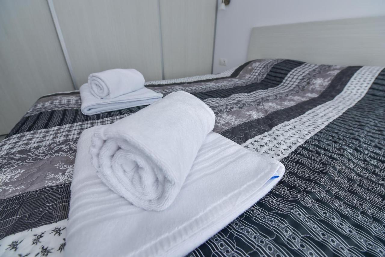 Stylish Stay - Executive - Private Parking And Central Location Oradea Eksteriør billede