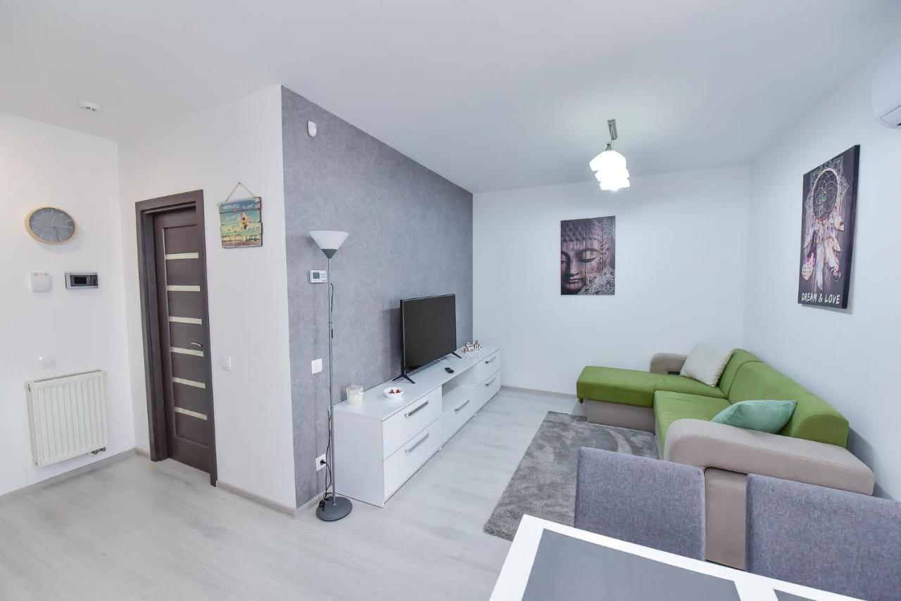 Stylish Stay - Executive - Private Parking And Central Location Oradea Eksteriør billede