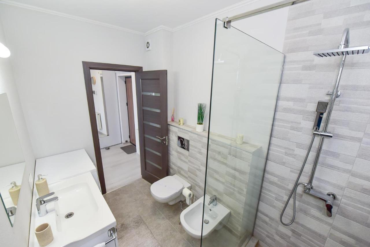 Stylish Stay - Executive - Private Parking And Central Location Oradea Eksteriør billede