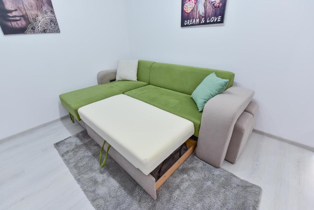 Stylish Stay - Executive - Private Parking And Central Location Oradea Eksteriør billede