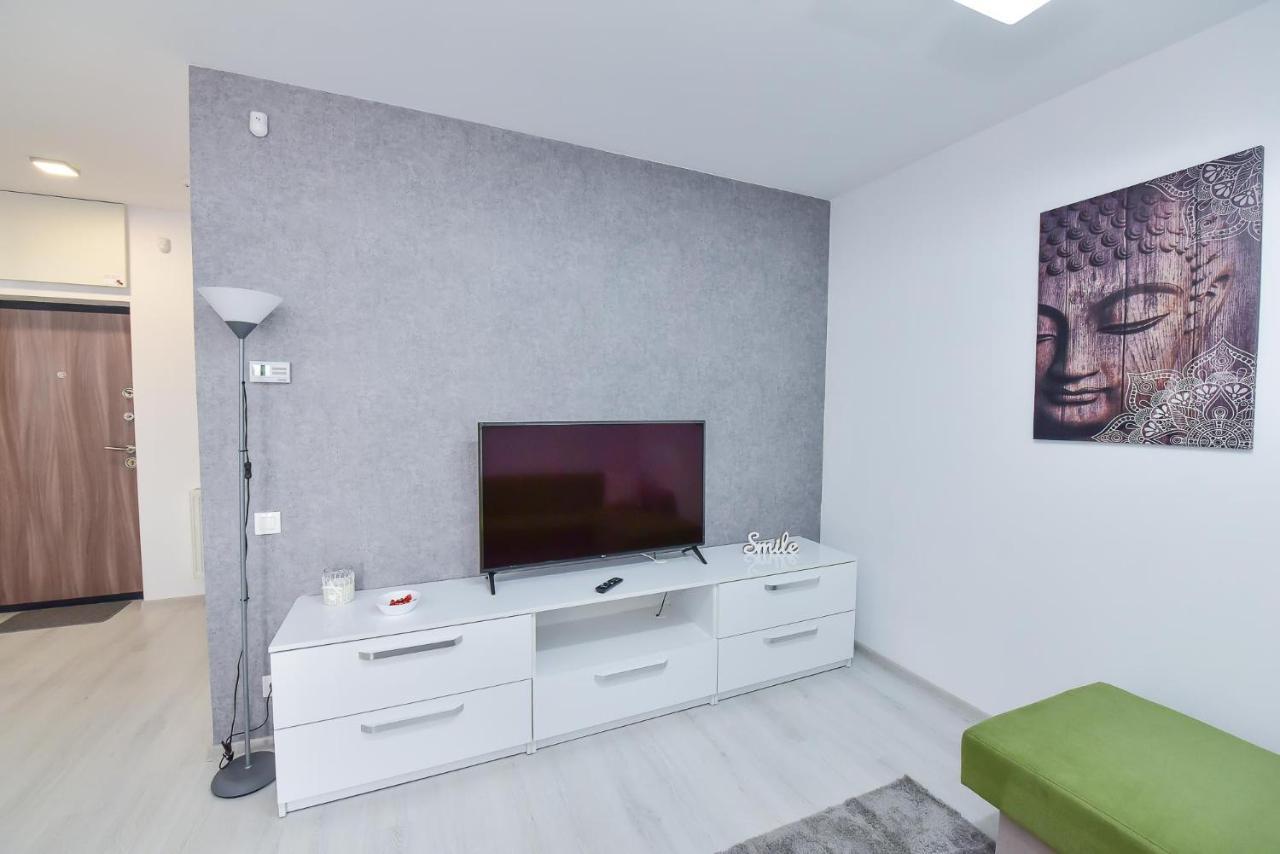 Stylish Stay - Executive - Private Parking And Central Location Oradea Eksteriør billede